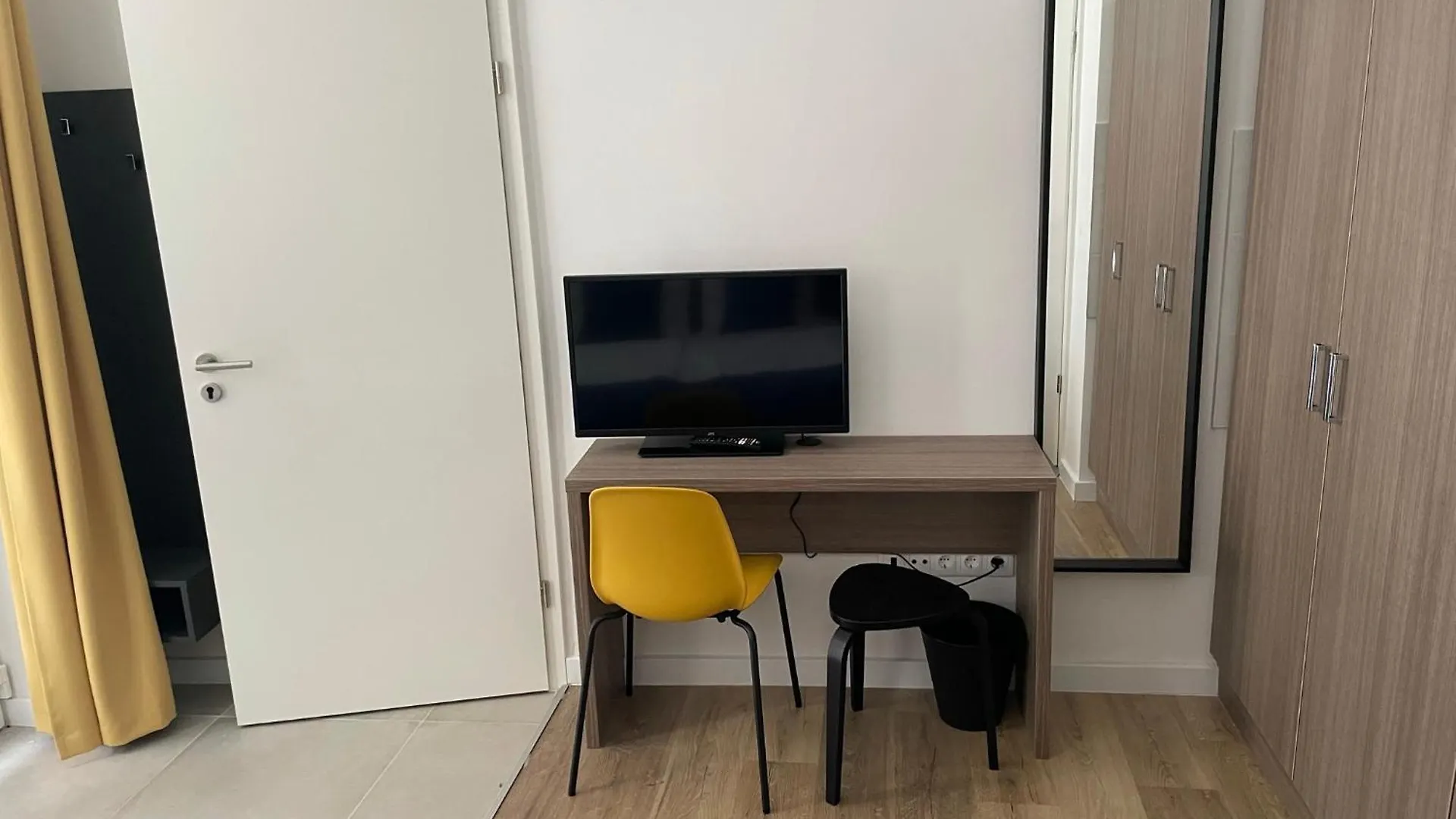 Res City Residence Hotel Budapest 3*,  Hungary